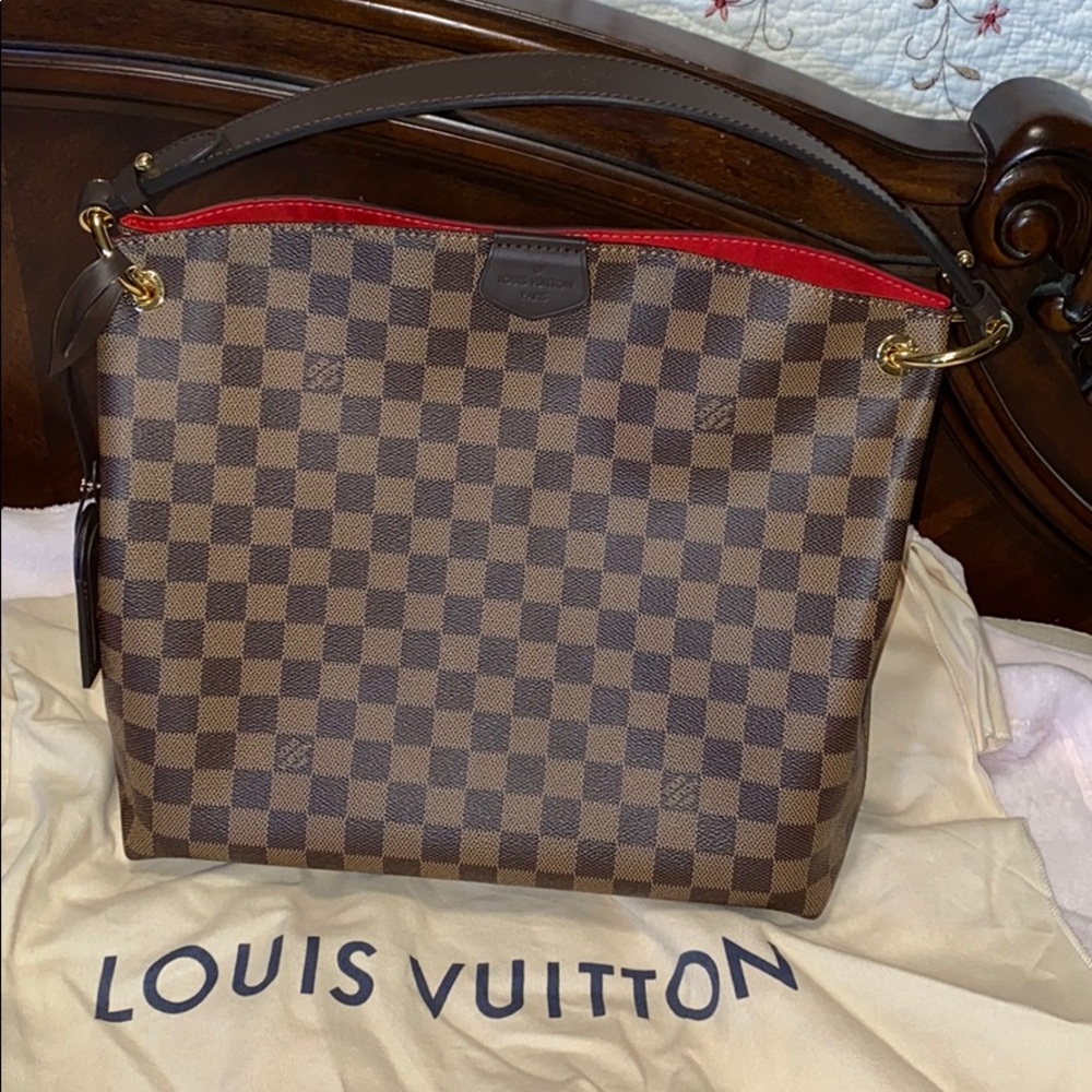 💯 Authentic Louis Vuitton.